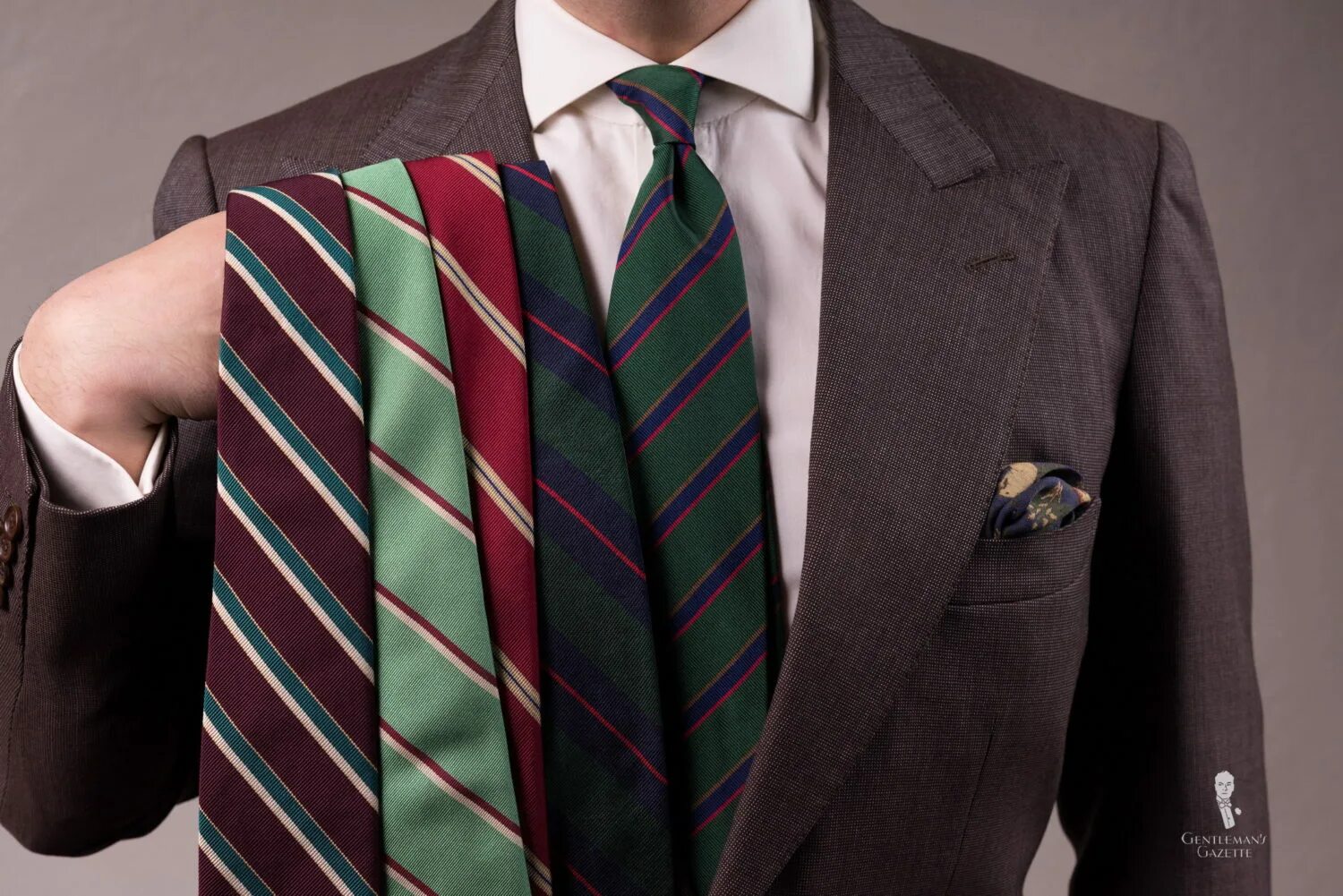 Галстук нотариуса что это. Галстук мужской. Широкий мужской галстук. Старинный галстук. Мужской строгий галстук.