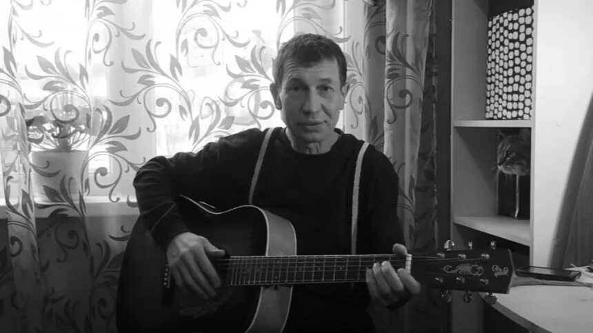Автор "Уральских пельменей" погиб на СВО: последние фото барда Игоря Истомина