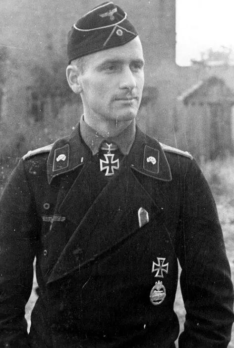 Офицер 3 4. Оберлейтенант Гюнтер Визенз. Обер ефрейтор Панцерваффе. Форма танкистов вермахта второй мировой войны. Форма танкистов вермахта 1941-1945.