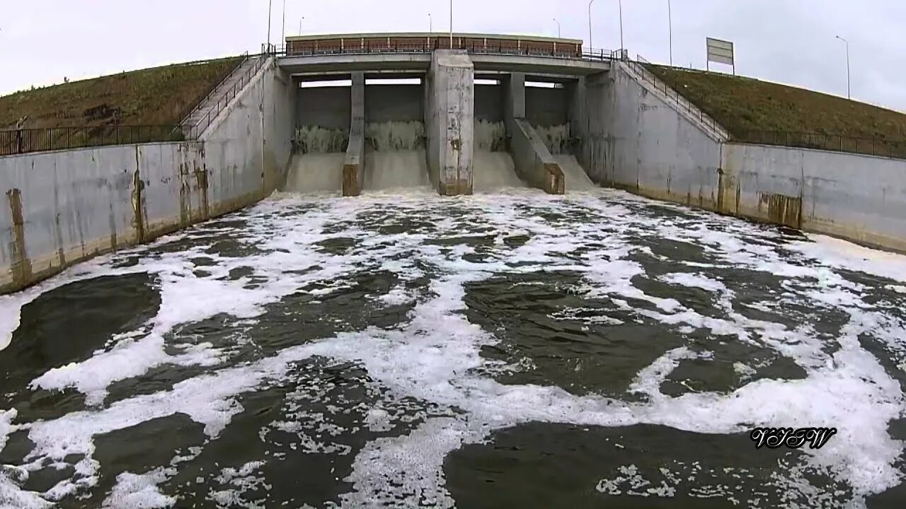 Дамба курган в реальном времени. Дамба в Лисаковске. Дамбы на Иртыше. Сарань дамба. Противопаводковые сооружения.