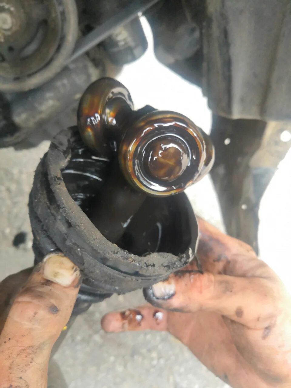 305736 loebro. замена пыльника шруса рав 4 2017-. пыльник кардана кулисы коробки передач 11180.