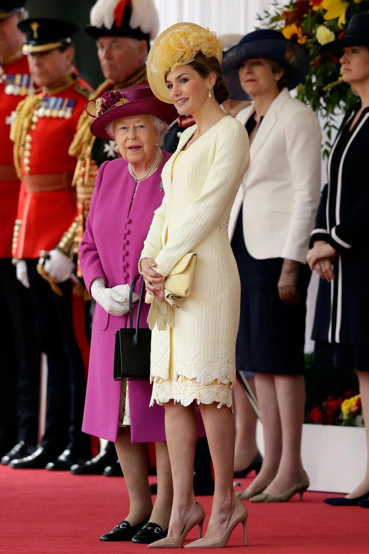 Photos: Queen Elizabeth’s Fresh Floral Style Over the Years Her majesty the quee