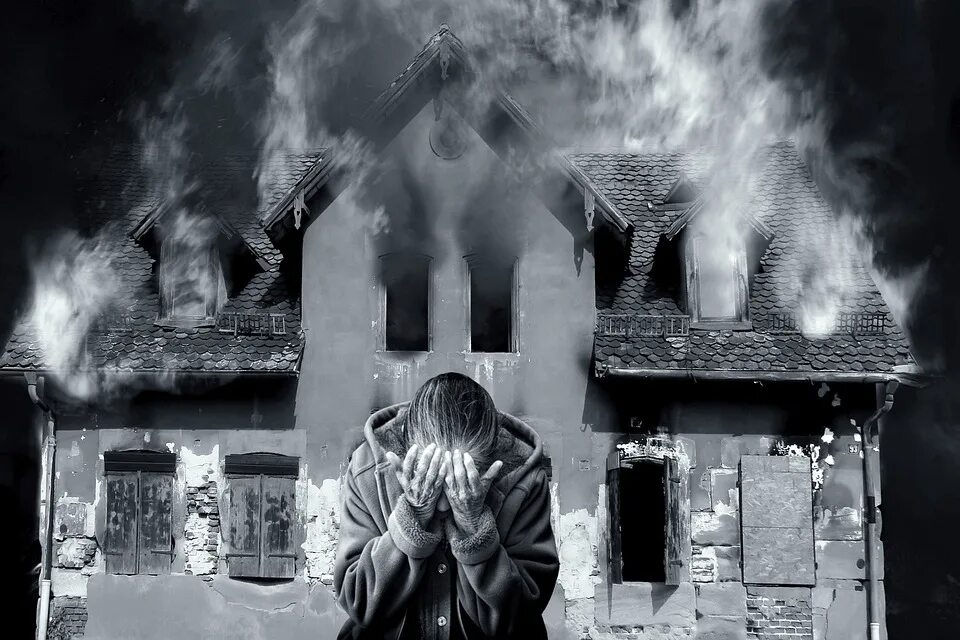 К чему снится огонь пожар. Во сне горит дом к чему это. Горящий дом. Во сне горит дом к чему это. Пожар дома.