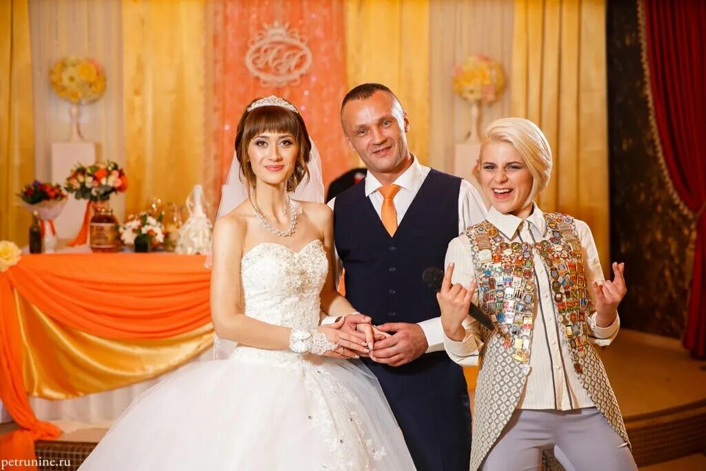 фабрика город брянск ведущий фамилия имя. ведущий на юбилей брянск. ведущий брянск. ведущие на свадьбу брянск. илья тамада брянск.