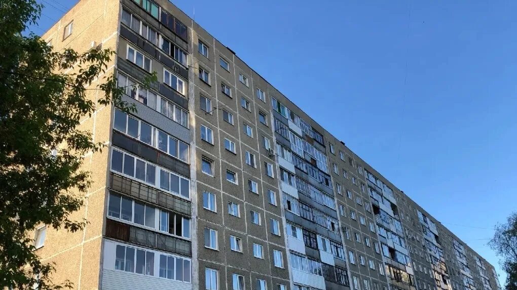 Пермь р н ленинский. Петропавловская 79 пермь. крыша пятиэтажки. петропавловская 79 пермь дом. петропавловская 11 пермь фото.