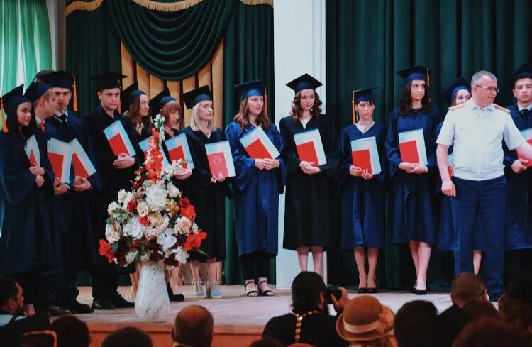 выпускники юридической академии