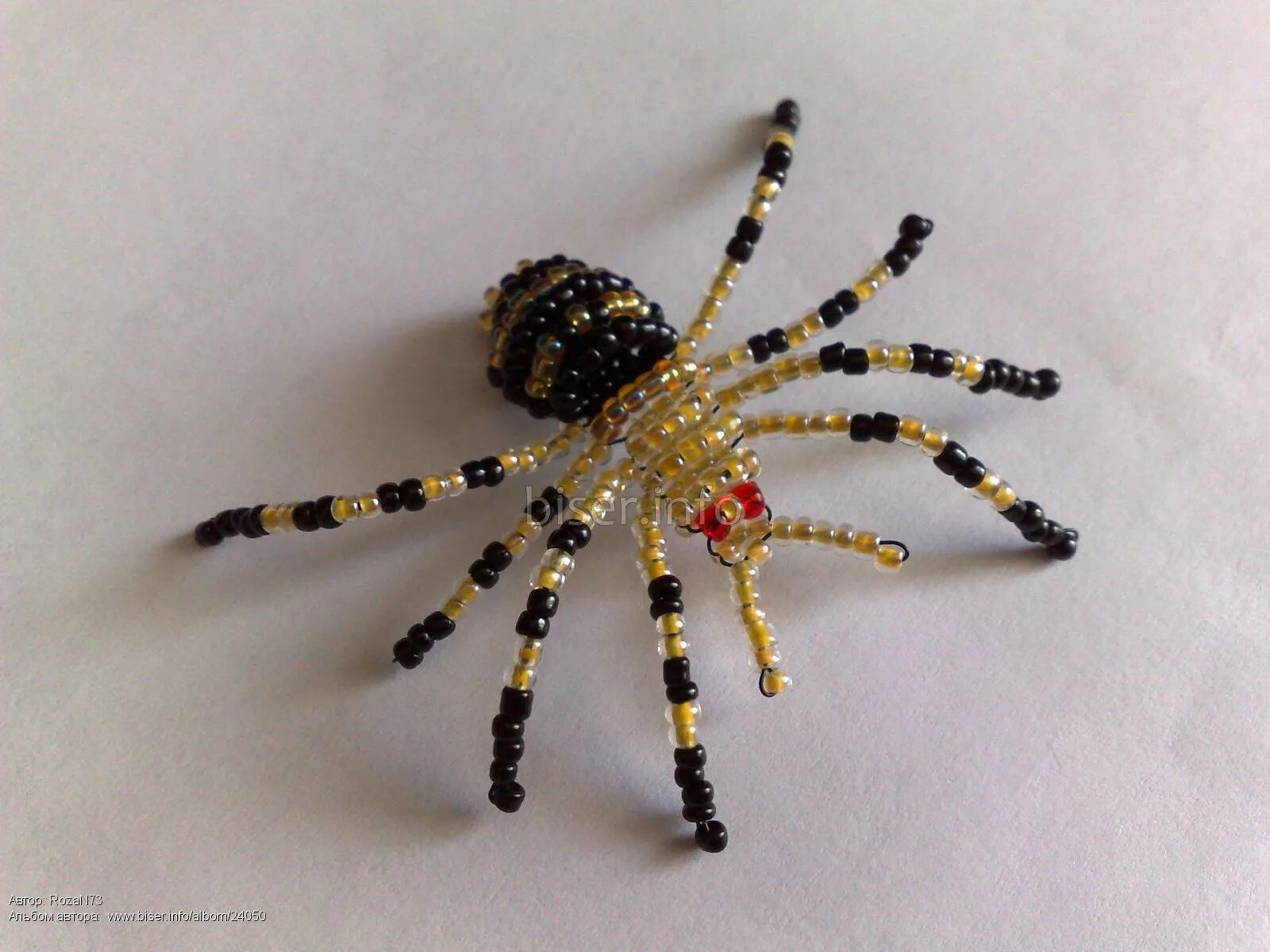 маленький паучок из бисера. браслет паук из бисера. плетение бисер паук. бисер паук схема. бисероплетение для начинающих паук.