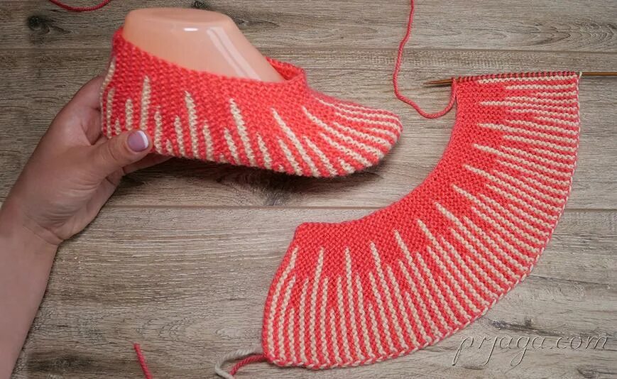 тапочки следки шелудкова галина. тапочки вязаные двухцветные. следочки тапочки носочки от ирины. тапочки ленивым жаккардом спицами. носки коламбия следки.