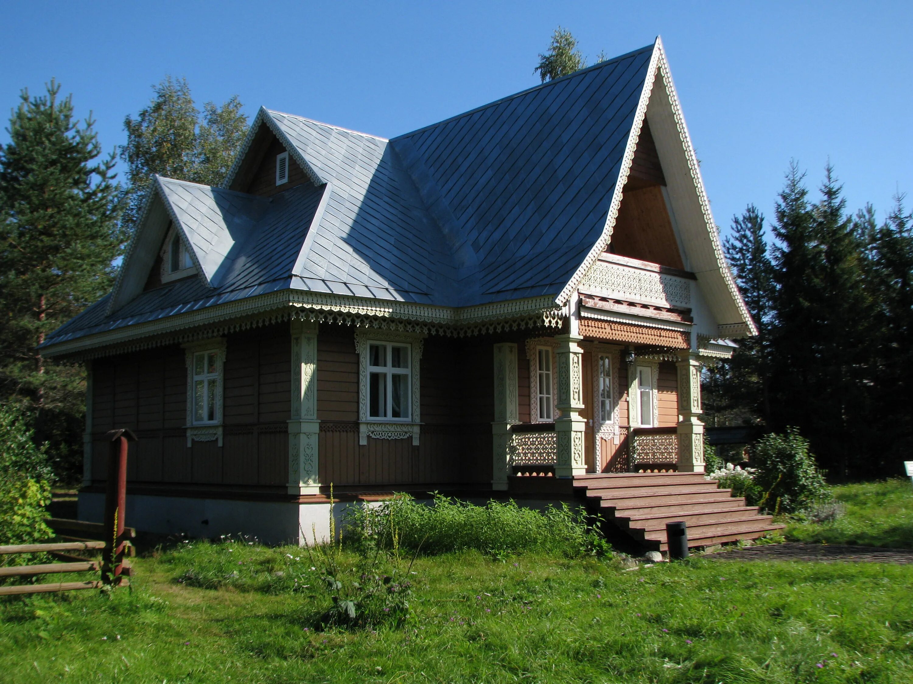 Жилье в сортавале. Карельский дом Сортавала. Дачный дом Карелия. Дача в Карелии. Домик в Карелии Сортавалы.