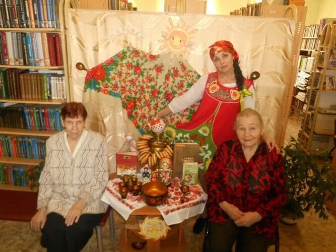 Рождественские посиделки. Украсить зал на масленицу. Деревенские посиделки. Фольклорные посиделки «масленица: история и традиции». Посиделки на масленицу в библиотеке.
