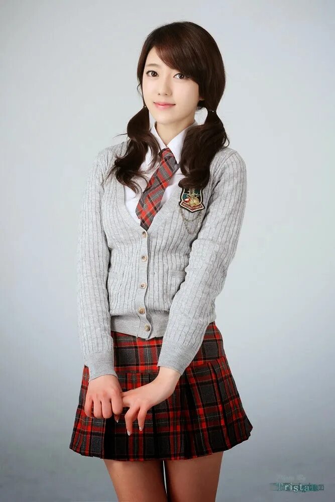 студенткой оксфорда кейт джонс. девочки в школьной раздевалке. школьная форма англия 2020. телефон ученица. форма американских школьниц.