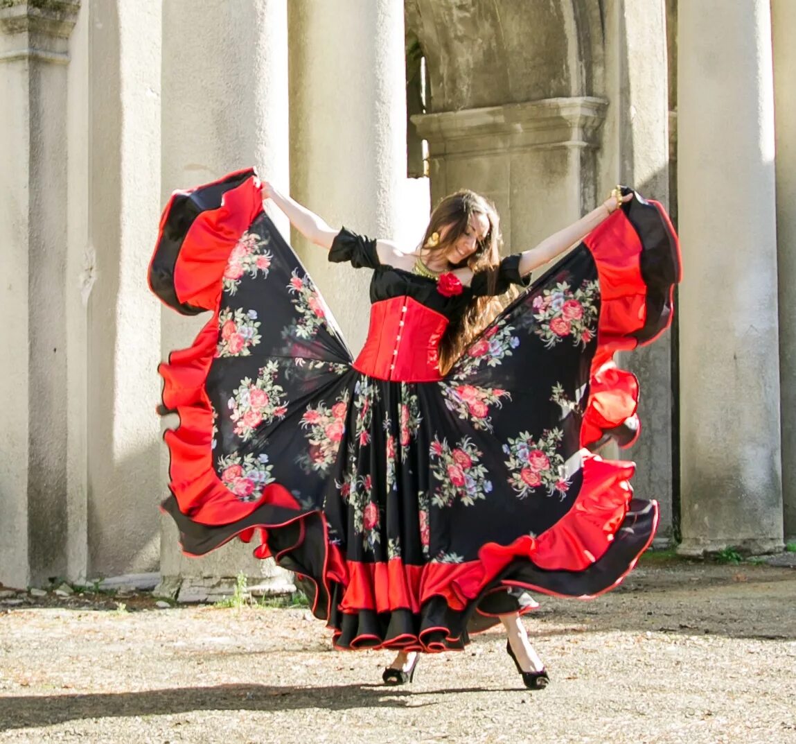 Купить цыганскую юбку. Валберис цыганская юбка. Цыганская юбка двойное солнце. Цыганские костюмы для танцев.