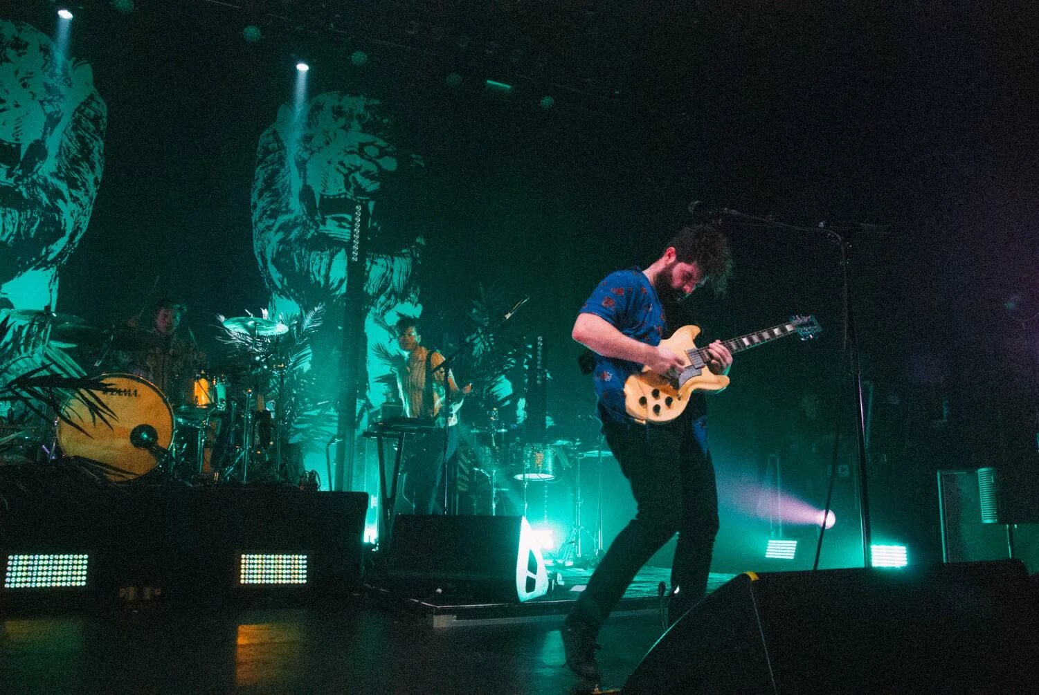 Музыкант на сцене. Группа performance. Band performance. Band performance. Band performance.