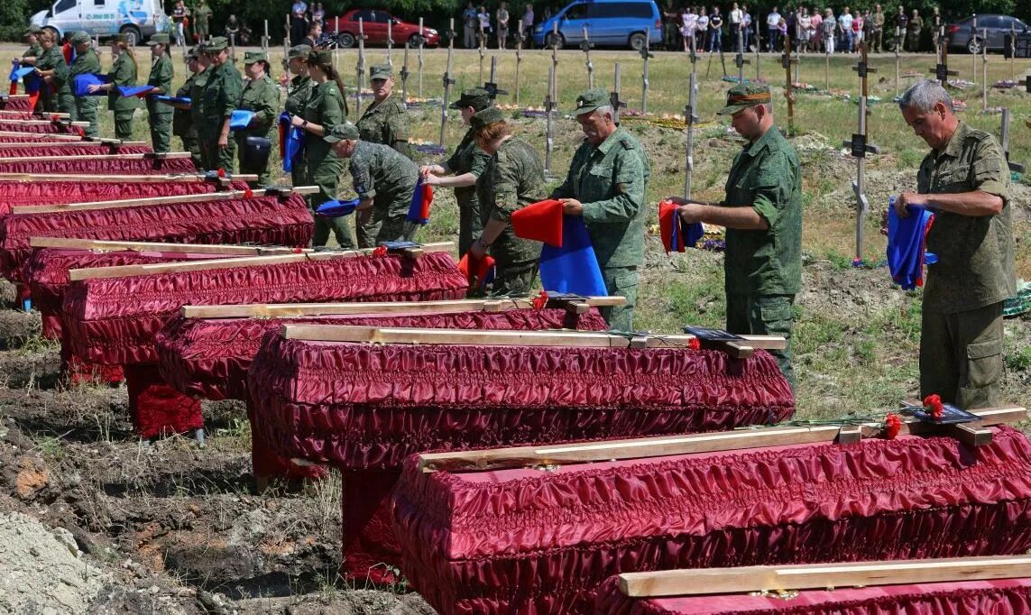 Потери украины за все время сво. Кладбище военных погибших на Украине. Кладбище украинских солдат. Кладбища погибших солдат ВСУ.