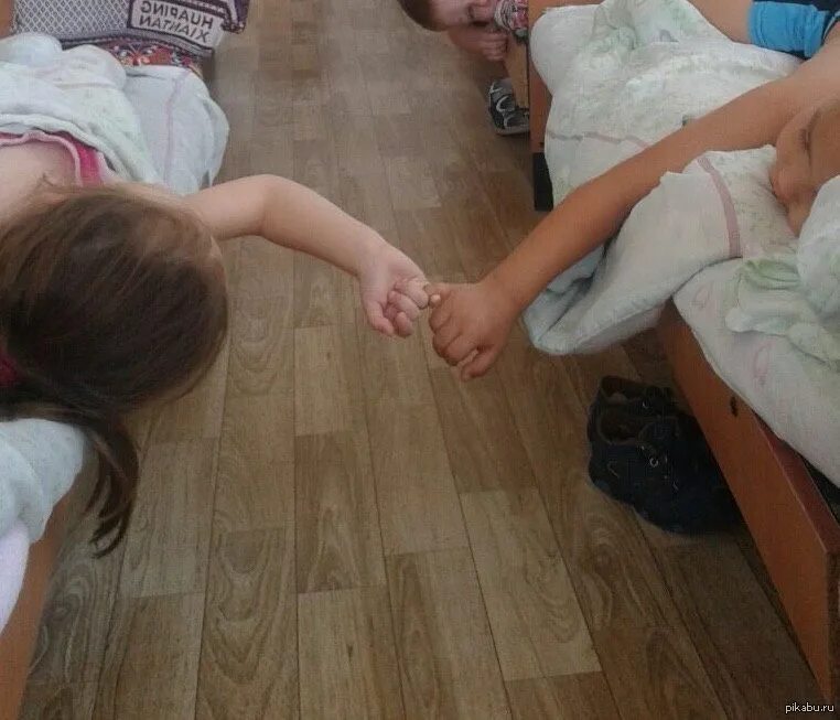 Ничем в садике была. Тихий час в детском саду. тихий час в садике. сон в садике. дети спят в садике.