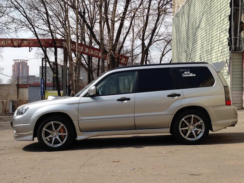 Xxr 527 на субару форестер. Диски форестер sg5. Subaru forester sg5 r17 enkei. Rays te37 forester sg5. Forester sg5 на 225 колесах.