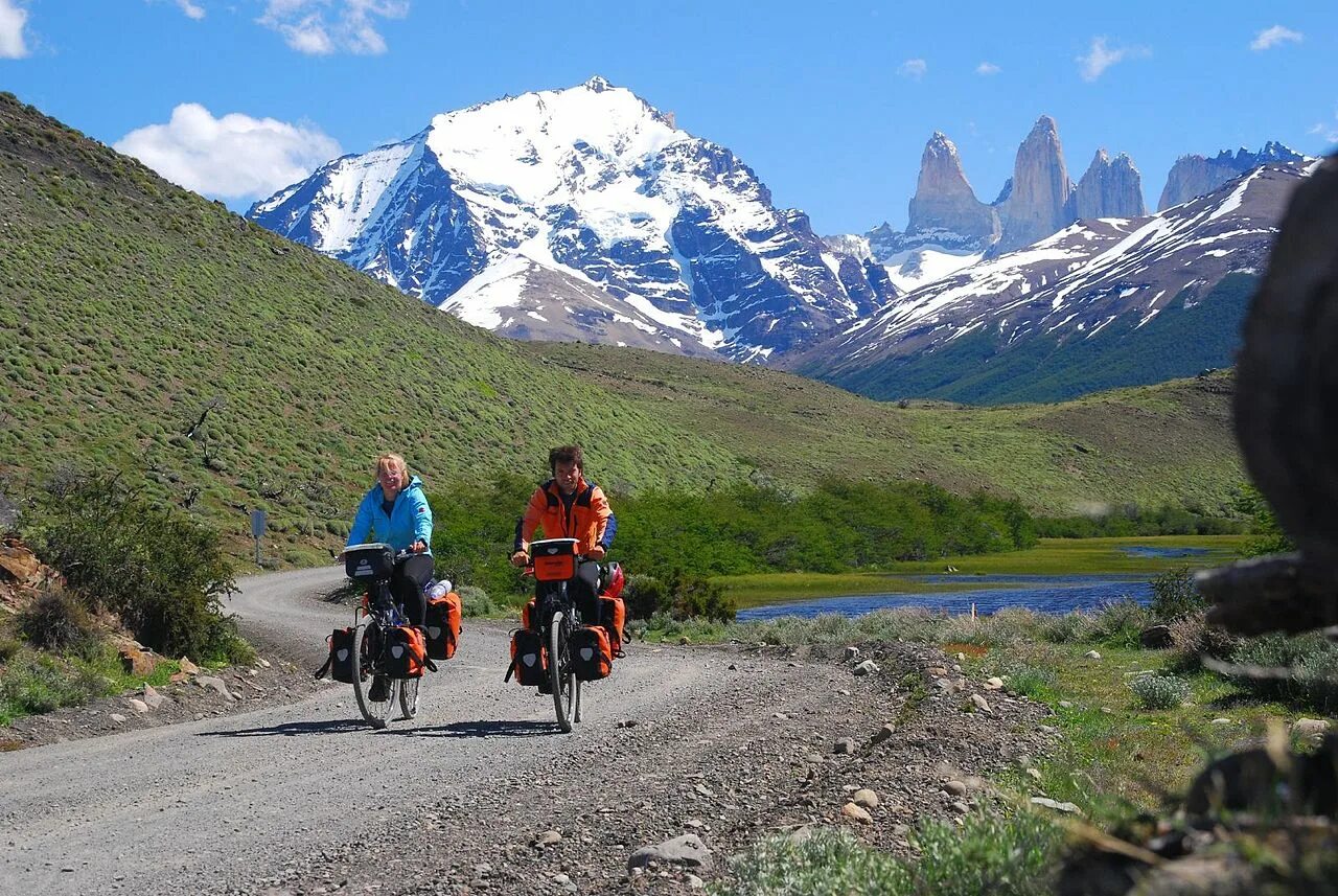 Гонщицкий велотуризм. Чили велотуризм. Экологический туризм. Велосипедный поход. Тур виден