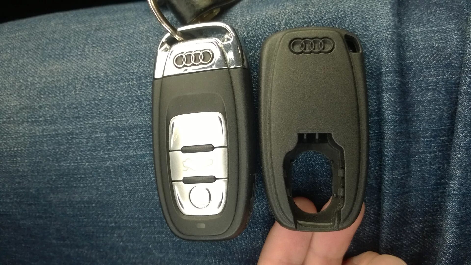 Б 8 4б. Ключ Ауди б8. Корпус ключа Ауди а8 d4. Корпус ключа Audi a4 b9. Webasto ключ Audi a7.