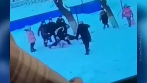 Пацан одноклассницу