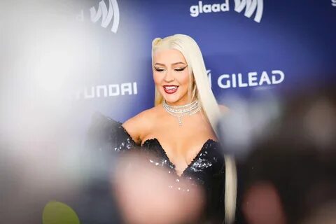 Christina Aguilera Big Breasts Cleavage Glaad Media Awards.