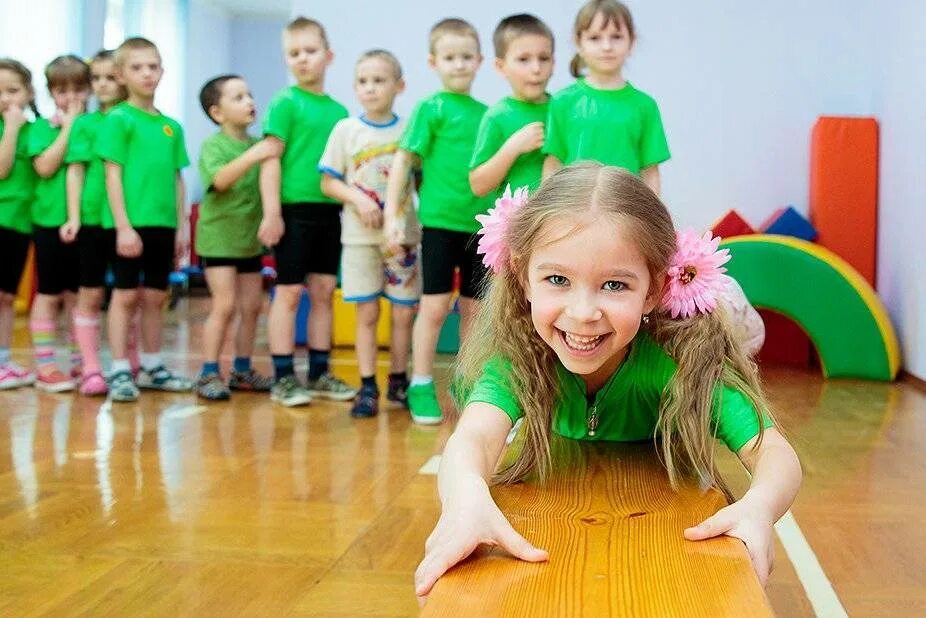 Дети спорт физкультура. Физическое воспитание дошкольников. Спортивные занятия в детском саду. Физкультура для дошкольников. Физкультура в детском садике.