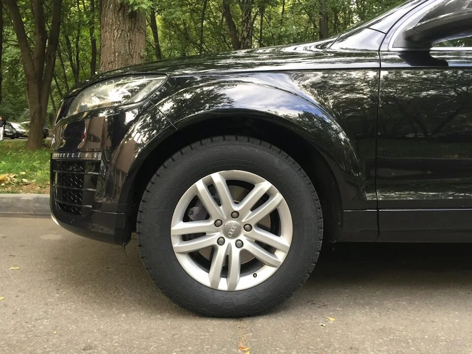 Размер резины туарег. Audi q7 235/60 r18. 235/60 R17 Audi q5. 265 60 R18 q7. 275 60 R18 q7.