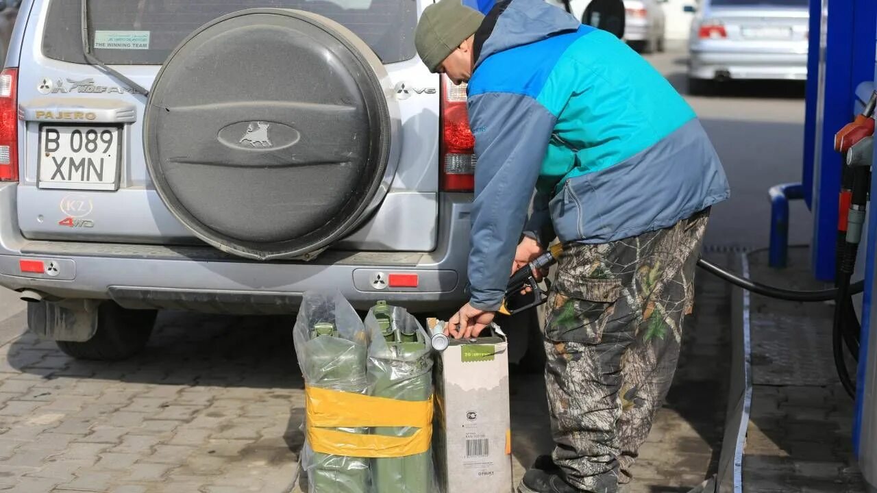 Вывоз бензина в Казахстан. Бензин в Казахстане. Вывоз топлива. На вывоз из Казахстана нефтепродуктов автотранспортом.