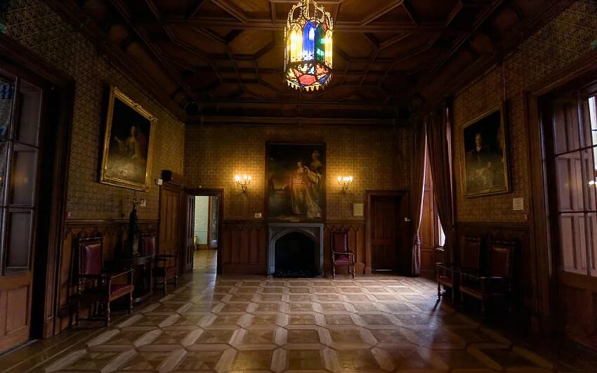 Зал в старинном замке. Замок Фотерингей внутри. Фогельзанг замок внутри. Рыцарский зал замка Штольценфельс. Замок Кантакузино, Румыния вестибюль.