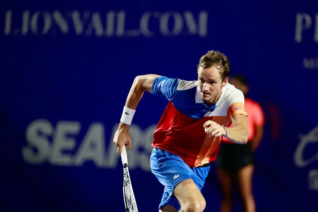 Футболка с Даниилом Медведевым. ATP 500 2022 1/2 Медведев. Результаты матча медведев