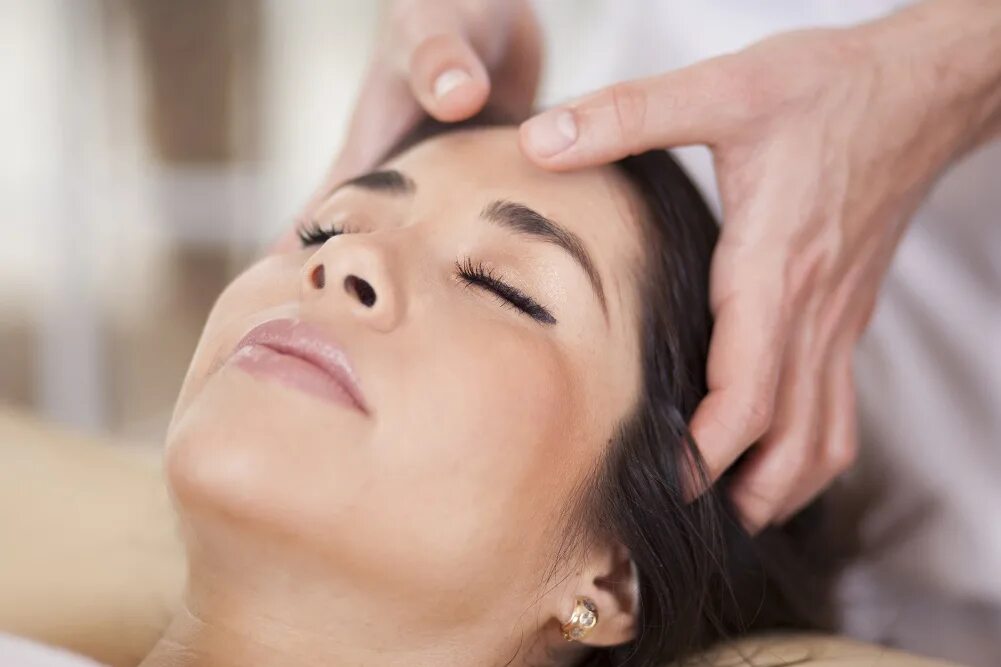 Time body face. Молодое лицо. Лицо девушки. Guam косметика реклама. Time body face.