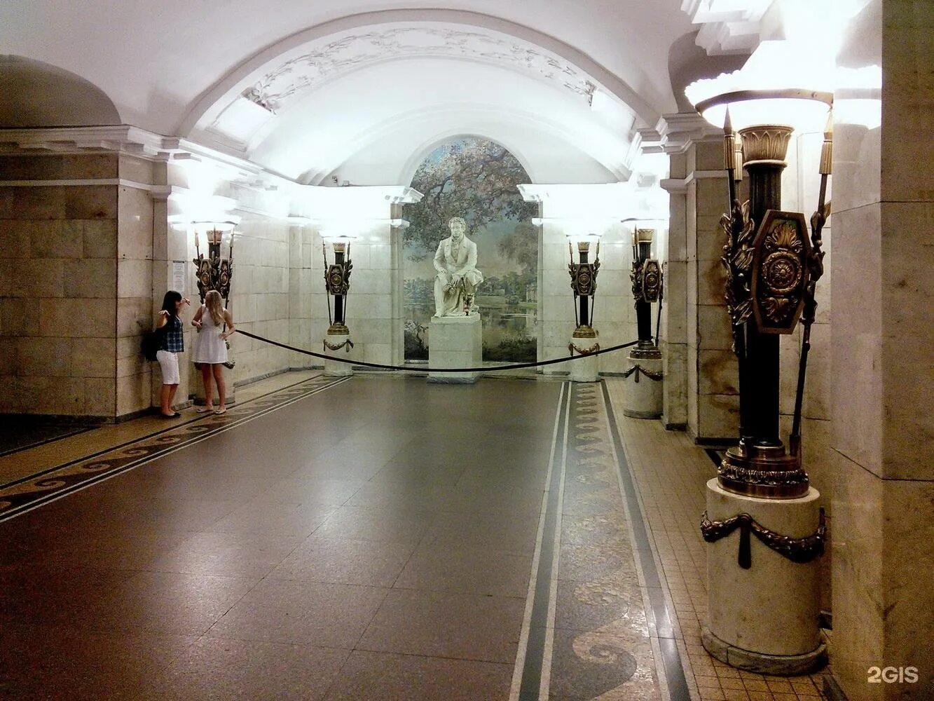 Вестибюль станции метро пушкинская москва. Станция метро пушкинская. Метро пушкинская дома. Пушкинская (станция метро, санкт-петербург). Метро пушкинская дома.
