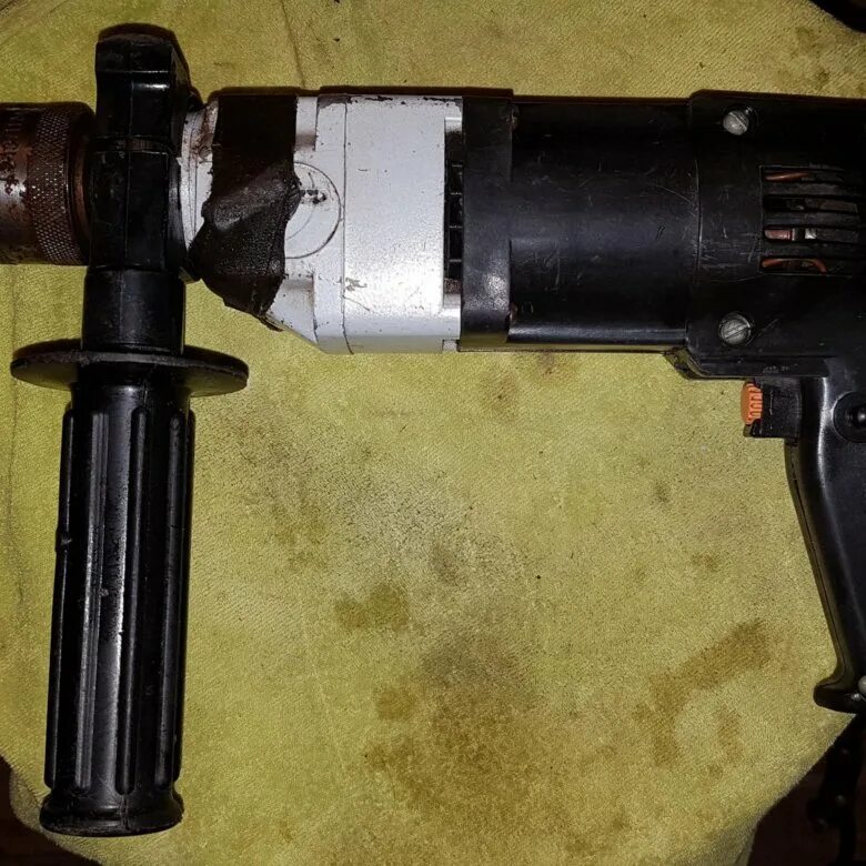 Производство дрелей. Дрель ударная makita hp2071 f. Машина электрическая сверлильная иэ-1023а. Дрель иэ 1038э. Безударная дрель bosch gbm 13-2 re;.