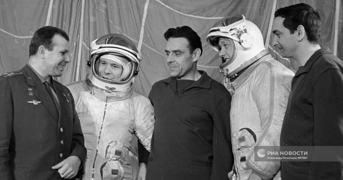 Первые космонавты после гагарина. Быковский Елисеев Хрунов.