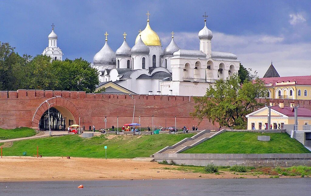 Великий Новгород. Великий Новгород туристы. Современный Великий Новгород. Великий Новгород центр города.