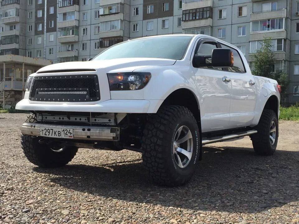 Р 2 тундра. Toyota Tundra 2. Toyota Tundra 2010 Tuning. Toyota Tundra r16. Toyota Tundra 2010 r 22.