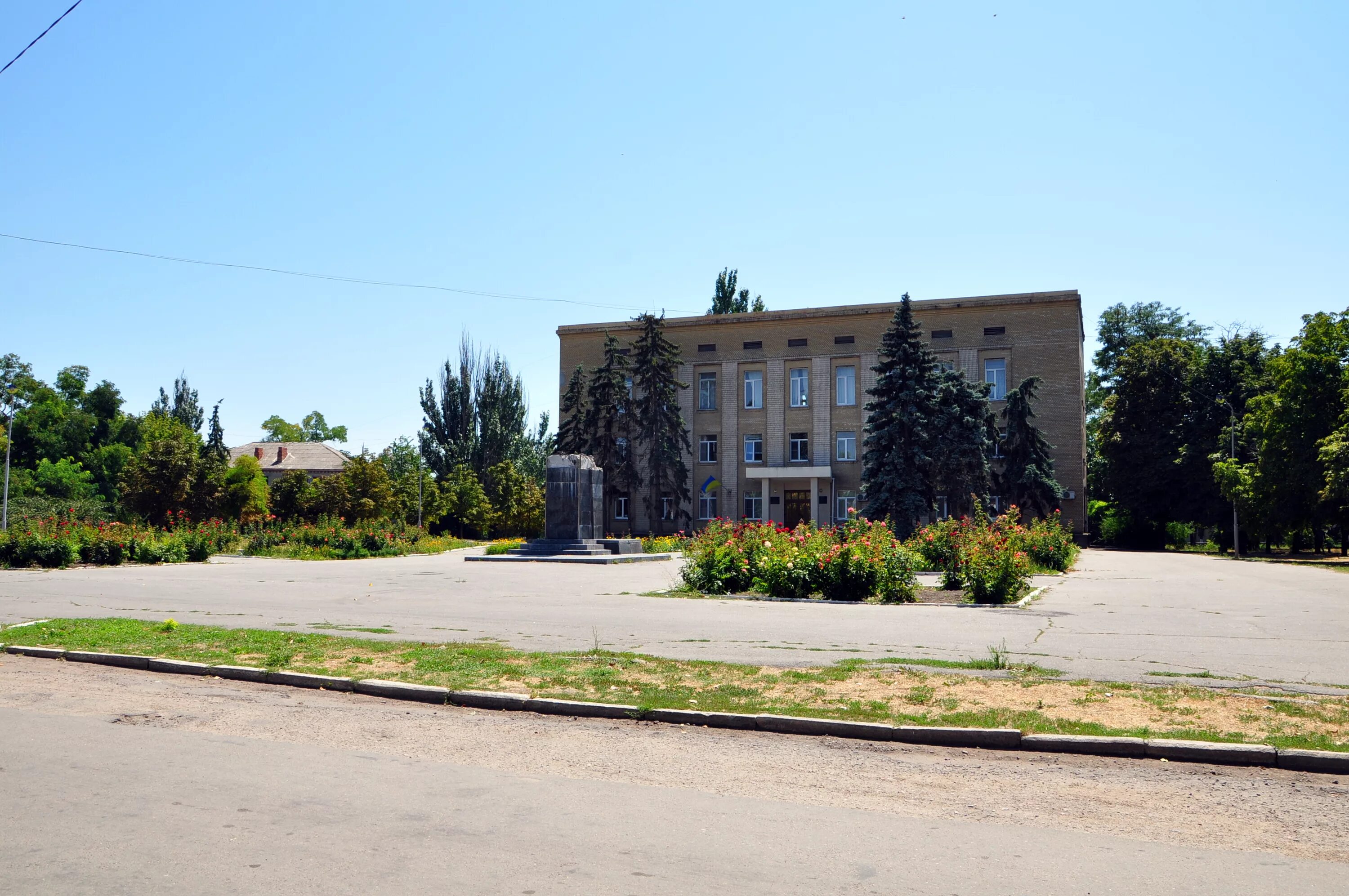 Администрация Херсонской области в Геническе. Глава администрации Геническа Херсонской области. Администрация города Геническ. Администрация города Геническа Херсонской области.