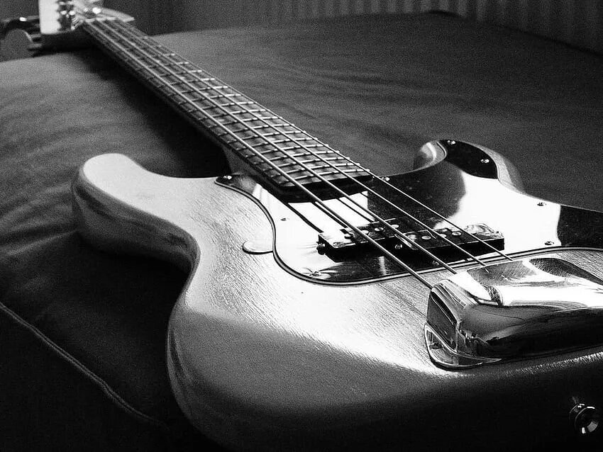 Бас гитара картинки. Бас гитара черно белая fender. гитара fender эстетика. бас гитара на рабочий стол. бас гитара обои.