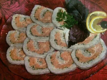 Рыбный рулет из консервы