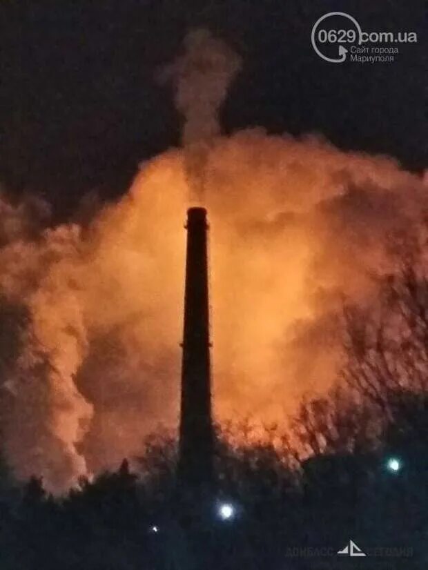 Пожар на заревом. Горит Азовсталь Мариуполь. Мариуполь пожар. Азовсталь взрыв. Взрывы на заводе Азовсталь.