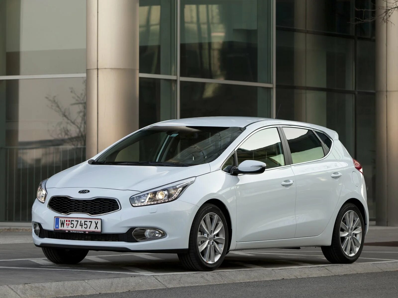 Сайт для сида. Kia Ceed 2. Kia Ceed 2012. Kia Xceed. Kia Ceed 2012 хэтчбек.