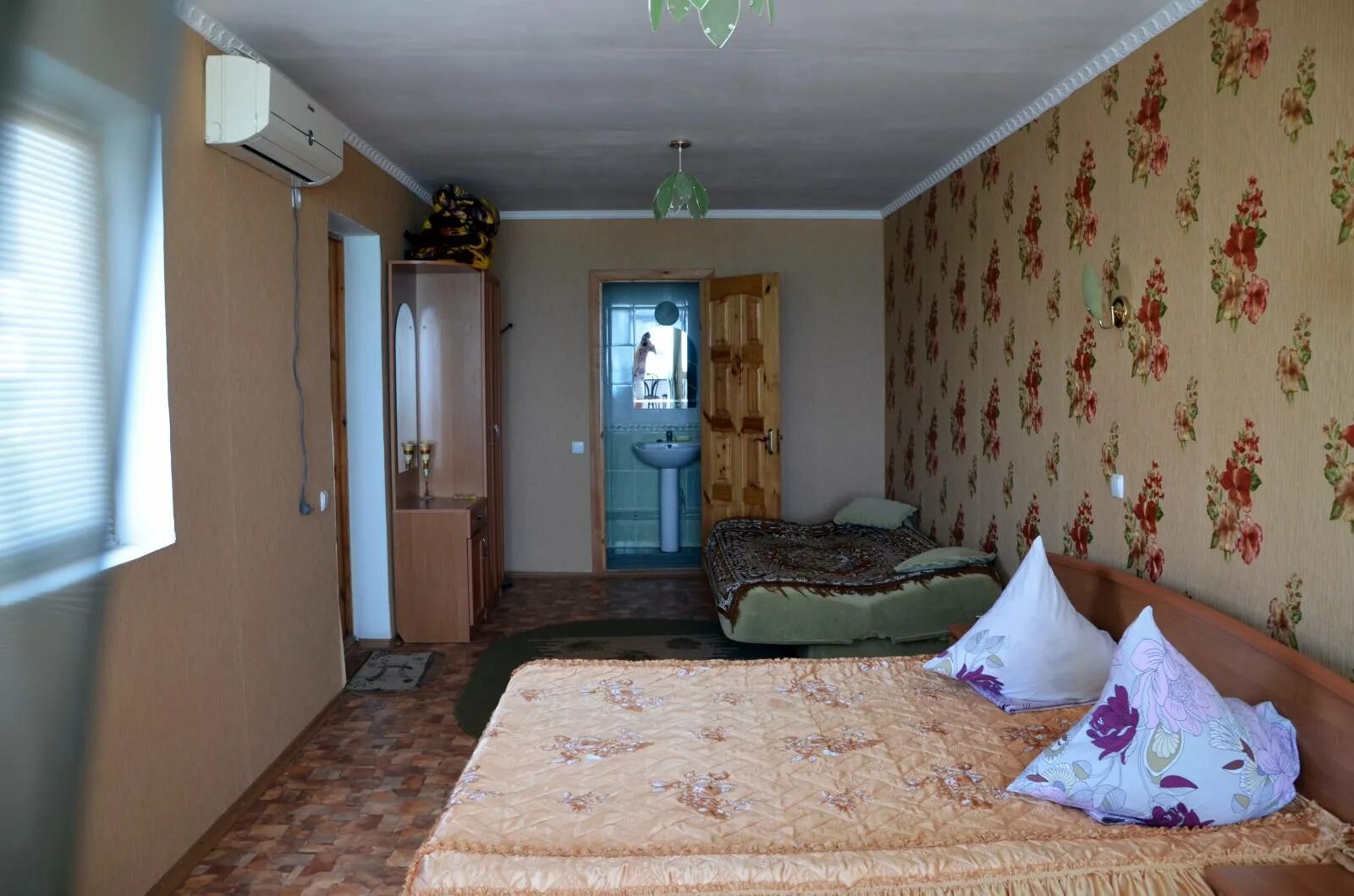 Саки прибой жилье. База прибой. Прибой саки крым жильё морская 4. Саки прибой жилье. Прибой ип кондратюк.