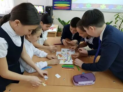 Жетілген чех порносы: Жігіт оны камераға түсіреді.