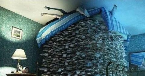 Под матрасом