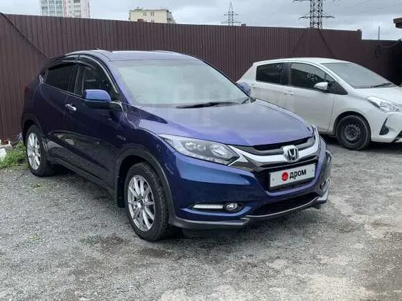 Купить везел во владивостоке. Honda Vezel синий. Хонда Везел 4 ВД. Хонда Везел бензин 4 ВД. Honda Vezel 16-18г 1.5л 4wd.