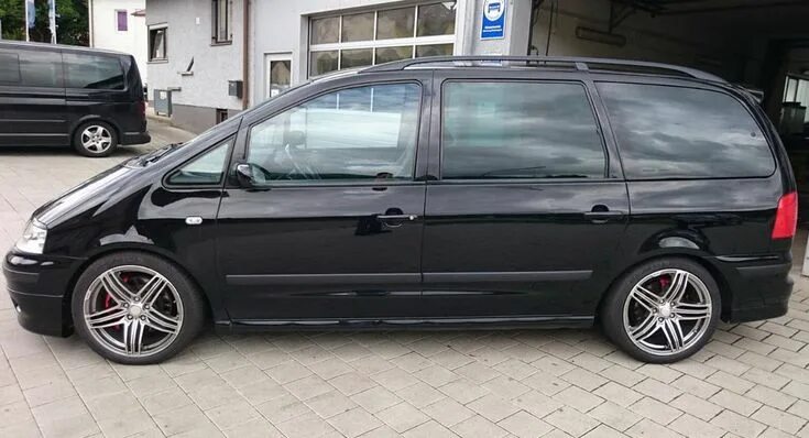 Нас не догонят! Немец продает 440-сильный Volkswagen Sharan