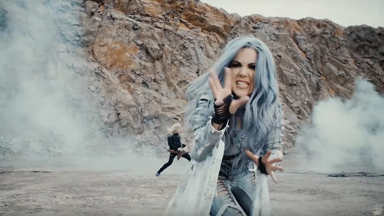 Arch enemy the eagle flies. Arch enemy the eagle flies alone. Arch enemy the eagle flies. Arch enemy the eagle flies. Алисса уайт-глаз the eagle flies alone.