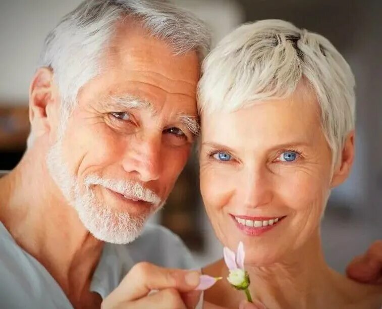 Молодой и старый человек. Симптомы старения человека. Старение мужчины. Признаки старения мужчины. Симптомы старости.