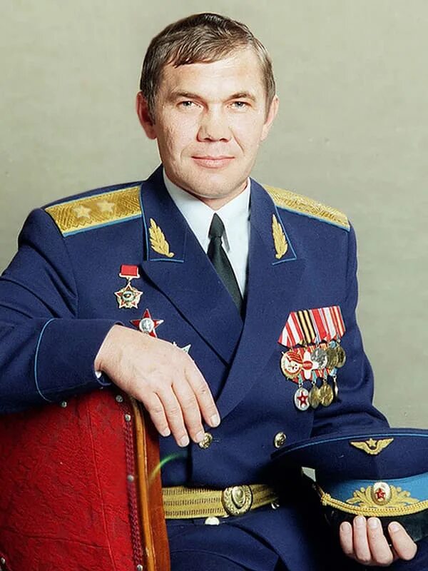 Генерал лебедев. Лебедь губернатор красноярского края. Иванович лебедь. Иванович лебедь. Лебедь губернатор красноярского края.