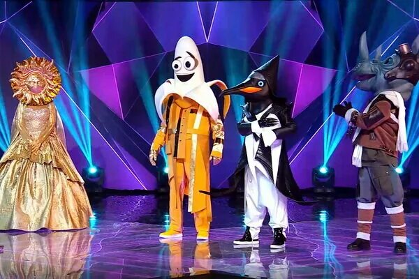 Шоу маска 2 сезон крокодил гена. Бумажное шоу юлии гламуриной. Эвент шоу. Шоу "космический цирк" титченковы. Шоу маска 2 сезон.