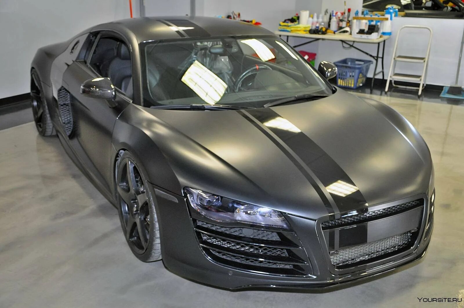 Черный матовый автомобиль. Audi r8 Black Matte. Audi r8 черная. Ауди р8 черная матовая. Audi r8 черная матовая.